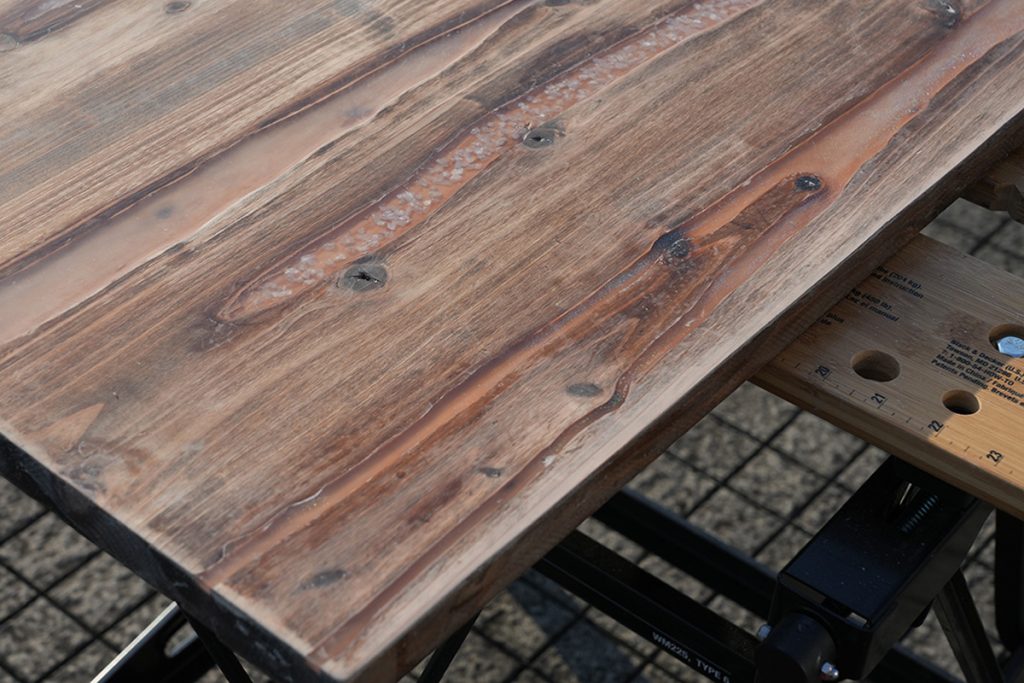 テーブルDIY　無垢ボード　ムクボード　レジン　蓄光　光る　電動サンダー